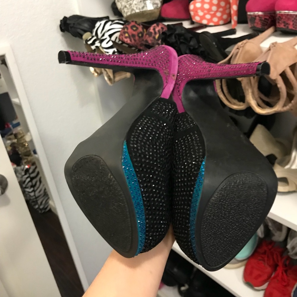 Shoes - Picture 6 of 6